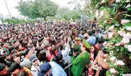 Ban tổ chức Lễ hội hoa hồng Bulgaria xin lỗi khách vì thiếu sót