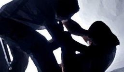 Cõng bạn gái say rượu rồi cưỡng hiếp