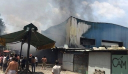 Cháy chợ đầu mối, 7 ki-ốt bị thiêu rụi