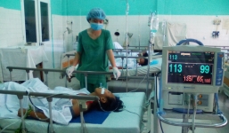 Nam thanh niên bất ngờ bị đâm gục khi đang ngồi ăn kem