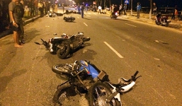 8 xe máy tông nhau nằm la liệt, ít nhất 5 người bị thương