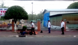 Nghi án do ghen tuông, đôi nam nữ ôm nhau chết trên vỉa hè