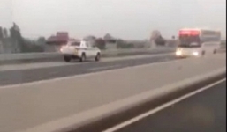 Sự thật clip xe CSGT chạy ngược chiều 100km/h trên cao tốc
