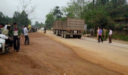 Va chạm với xe đầu kéo: Thai phụ và con gái tử vong, chồng nguy kịch