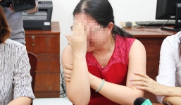 Mẹ của bé gái lớp 1 nghi bị xâm hại khóc ngất khi kể sự việc