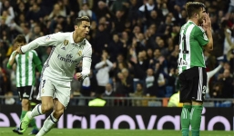 Ronaldo lập kỷ lục, Real lấy lại ngôi đầu từ tay Barca