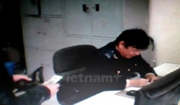 Dừng công tác 5 cán bộ hải quan bị tố nhận tiền “bôi trơn”