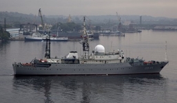 Tàu Hải quân Nga áp sát căn cứ tàu ngầm Mỹ