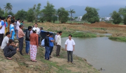 Bé trai 8 tuổi chết đuối dưới hố nước công trình