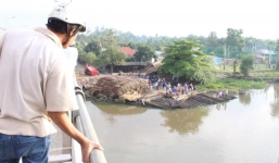 Nam sinh nhảy sông Sài Gòn tự tử sau khi gọi điện thoại cho bạn