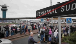 Sân bay lớn thứ hai của Pháp hỗn loạn vì nổ súng