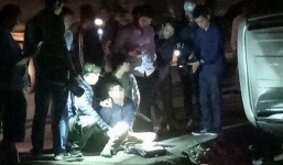 Đoàn xe cảnh sát rượt đuổi bắn lật ô tô chở ma túy tại Hà Nội