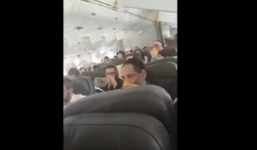 Video: Máy bay giảm áp đột ngột, hàng trăm hành khách hoảng loạn