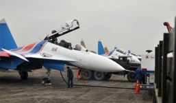 Chùm ảnh phi đội Su-30SM Nga hạ cánh xuống sân bay Nội Bài