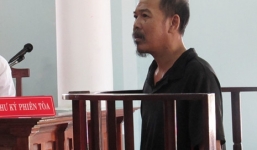 Mẹ bắt quả tang 'yêu râu xanh' xâm hại con gái