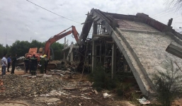 Sập giàn giáo công trình, nhiều công nhân bị chôn vùi 