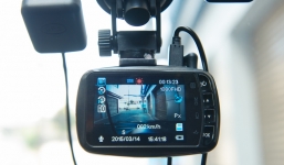 6 phụ kiện cần thiết cho ô tô để lái xe an toàn và thú vị hơn