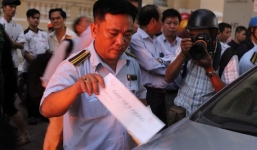 Lần đầu tiên, Quận phó Hải 'linh động' gỡ niêm phong xe vi phạm