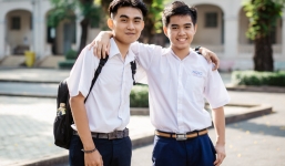 2 nam sinh 10X Sài Gòn sáng tạo 'Găng tay chuyển ngữ' giúp người câm điếc có thể nói chuyện bằng lời