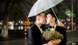 Cặp đôi đồng tính nam yêu nhau xuất phát từ yêu cầu của một nữ đạo diễn