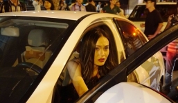 Người mẫu Cao Thùy Linh bị quận 1 cẩu xe sang dù chấp nhận nộp phạt