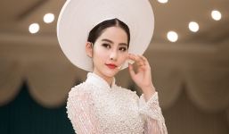 Nam Em mặc áo dài đẹp, khoe giọng hát ngọt ngào cùng Ái Phương