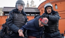 Biểu tình lớn nhất tại Nga trong 5 năm qua, hàng trăm người bị bắt