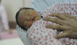 Lạ kỳ bé sơ sinh được coi như 18 tuổi ở Trung Quốc