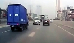 3 ôtô ngang nhiên đi ngược chiều trên cao tốc Hà Nội - Bắc Giang