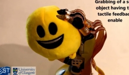 Các nhà khoa học phát triển thành công loại da điện tử tốt hơn cả da người thật