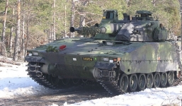 Thiết giáp chìm xuống sông băng, một binh sĩ thiệt mạng