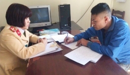 Phạt 22,5 triệu 3 chủ xe ô tô quay đầu chạy ngược chiều trên cao tốc