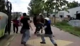 Tranh giành khách, tài xế bị đâm tử vong