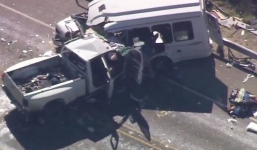  Xe buýt đâm xe tải, 12 người tử vong