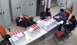 Lô iPhone 7 đỏ nhập lậu trị giá hơn 3 tỷ đồng bị thu giữ tại sân bay Nội Bài