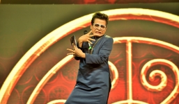 MC Thanh Bạch “trình làng” bộ sưu tập áo dài trong Tài tử tranh tài