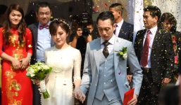 Hot girl Tú Linh hôn chú rể trong đám cưới