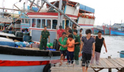 Cứu thành công 28 ngư dân Quảng Ngãi bị nạn trên biển