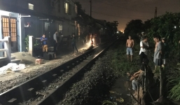 Ngồi giữa đường ray, người đàn ông bị tài hỏa tông chết tại chỗ