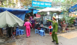 Nữ chủ quán hành hung cán bộ đi dẹp vỉa hè bị khởi tố