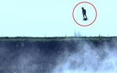 Video: Cận cảnh ván bay 150km/h lướt trên Đại Tây Dương