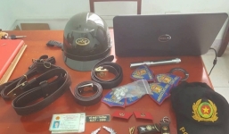 Bắt thanh niên 18 tuổi giả mạo công an bán quân trang trên facebook