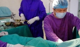 Phẫu thuật thành công cho cô gái 24 tuổi có 2 bộ phận sinh dục