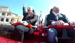 Video: Chàng trai 'đổ máu' vì bồ câu va vào khi đang chơi tàu lượn 180km/h