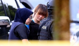 Đoàn Thị Hương mặc áo chống đạn ra tòa, không muốn bố tham dự phiên xử