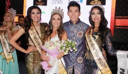 Á vương Ngọc Tình chúc mừng Nguyễn Thị Thành giành Á hậu 3