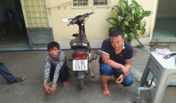 Tên cướp bị truy đuổi, vung dao chém đặc nhiệm tới tấp