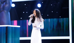 The Voice tập 10: Hot girl xứ Hàn khóc nức nở khi bị Noo Phước Thịnh loại