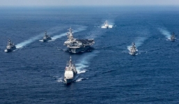 Tàu Nga - Trung bám sát tàu sân bay Mỹ gần bán đảo Triều Tiên