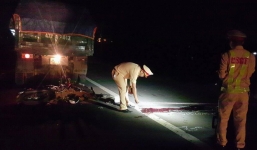 Người đàn ông chết thảm vì lấn làn, tông vào xe tải nổ lốp